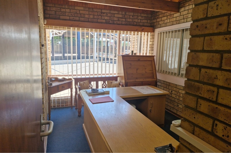 Commercial Property for Sale in Wilkoppies North West